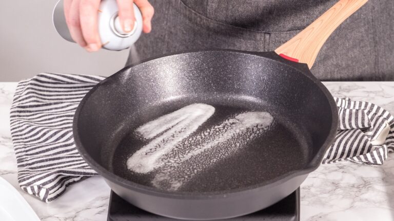 Passo a passo para fazer a cura da panela antiaderente